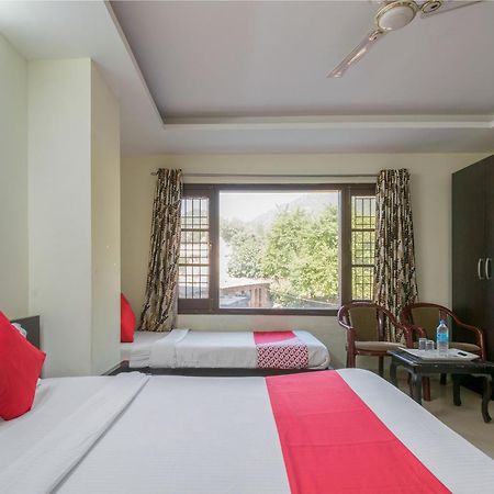 Oyo Hotel Triund Regency カトラ エクステリア 写真