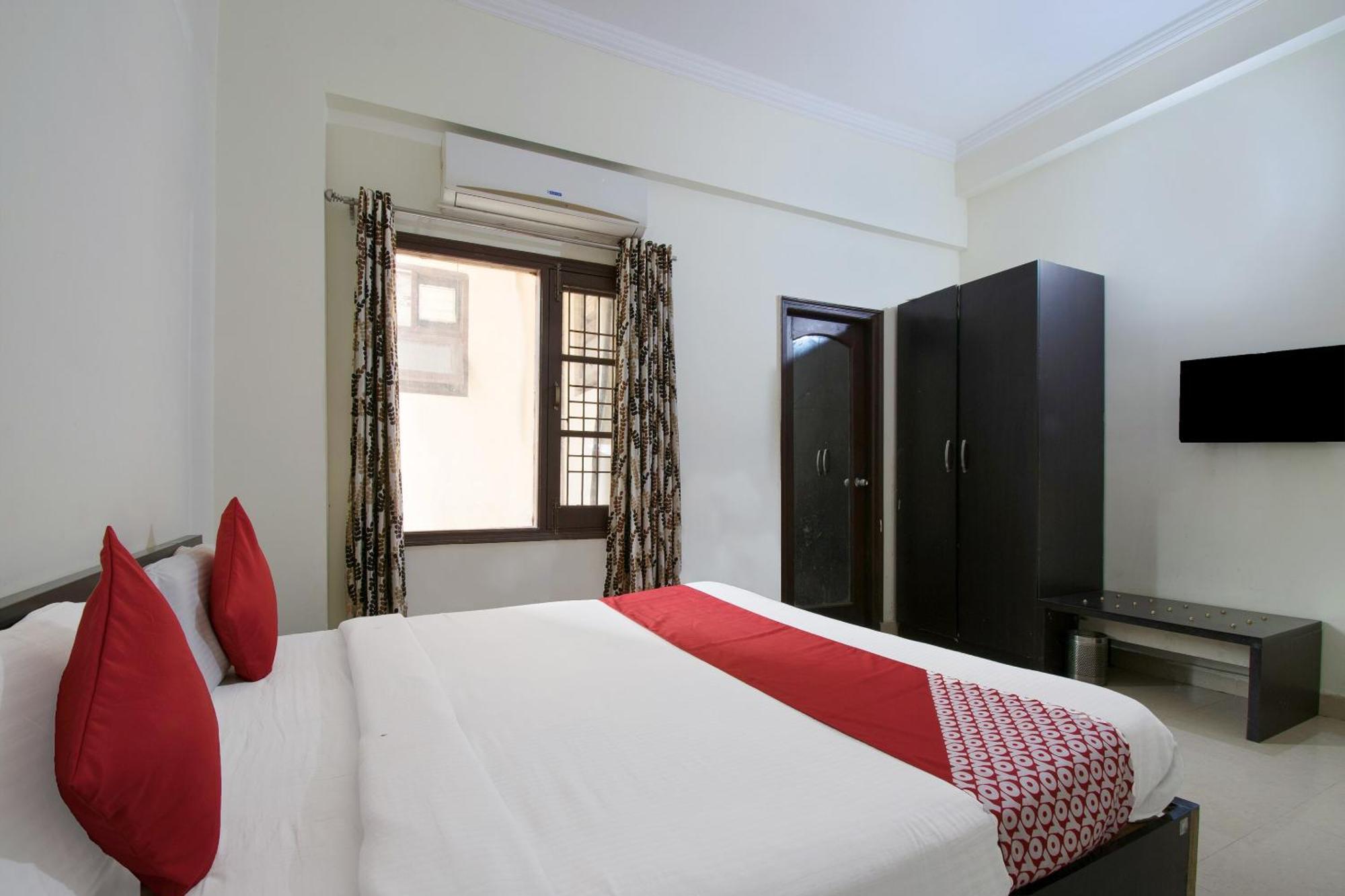 Oyo Hotel Triund Regency カトラ エクステリア 写真
