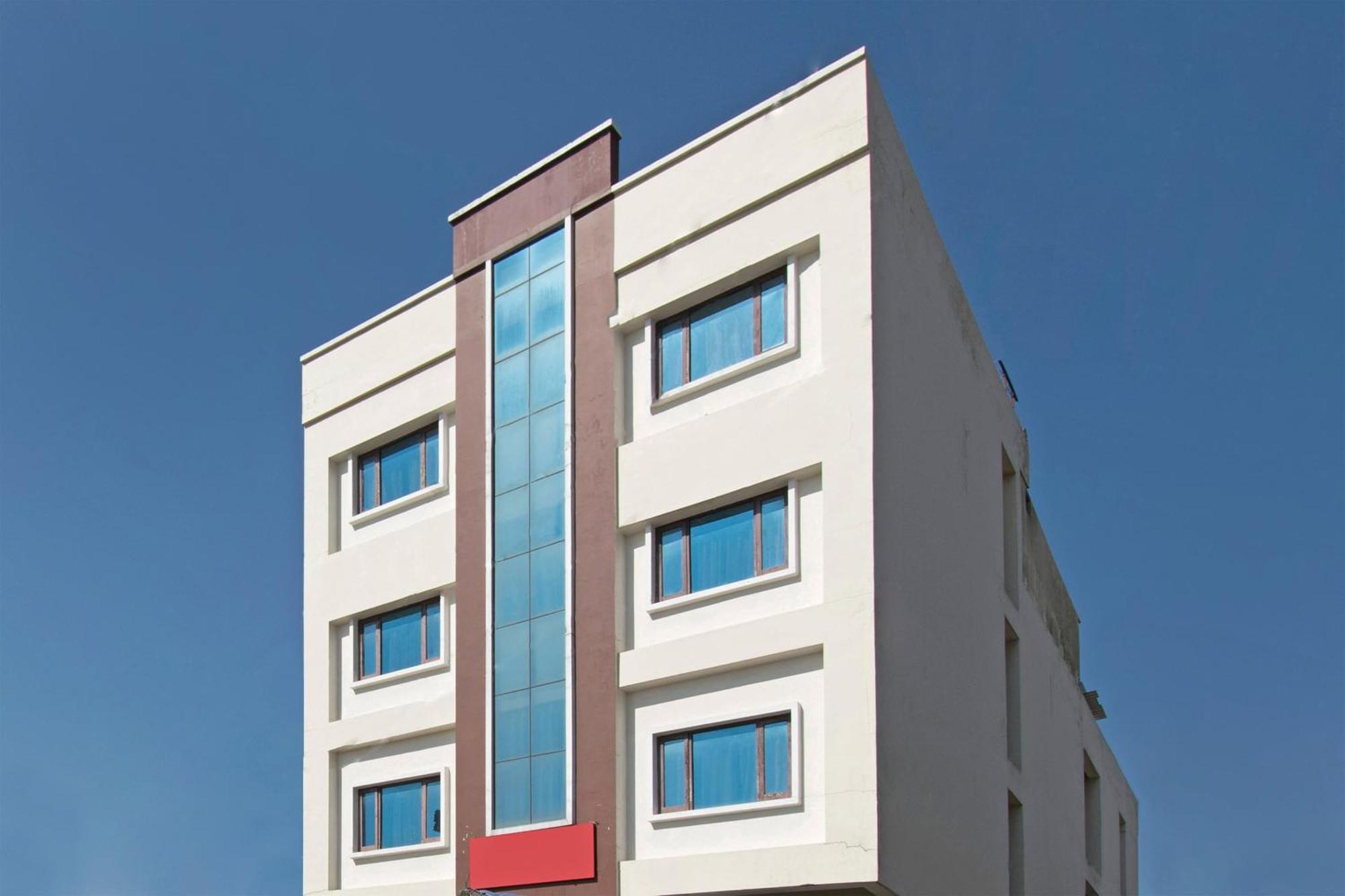 Oyo Hotel Triund Regency カトラ エクステリア 写真