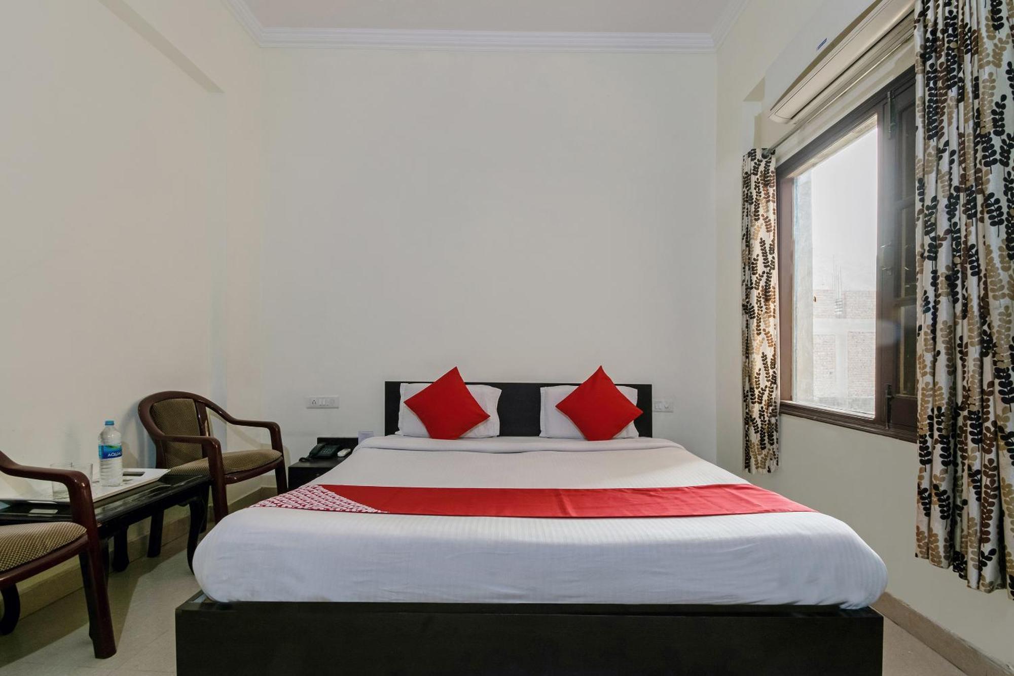 Oyo Hotel Triund Regency カトラ エクステリア 写真