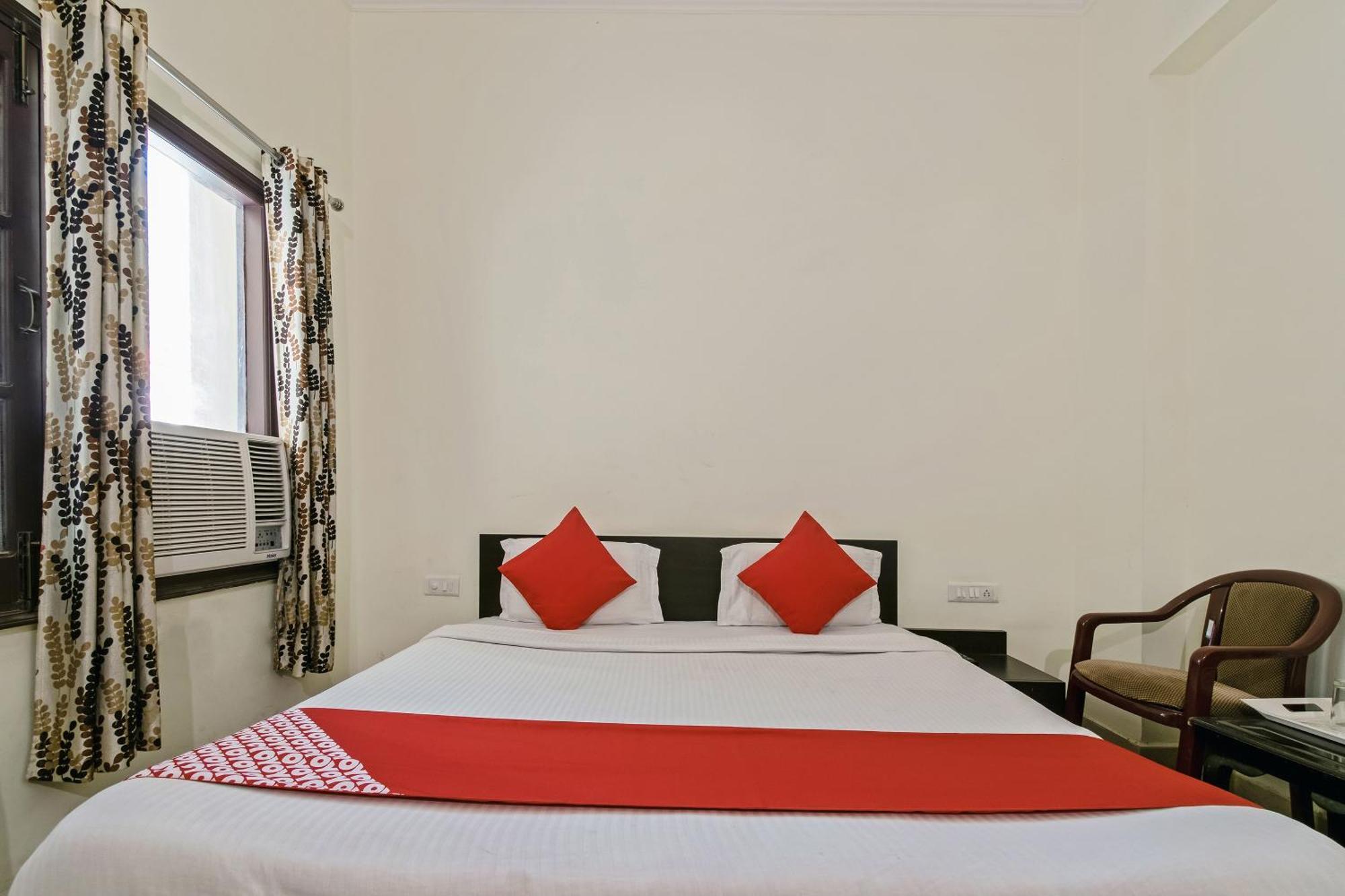 Oyo Hotel Triund Regency カトラ エクステリア 写真