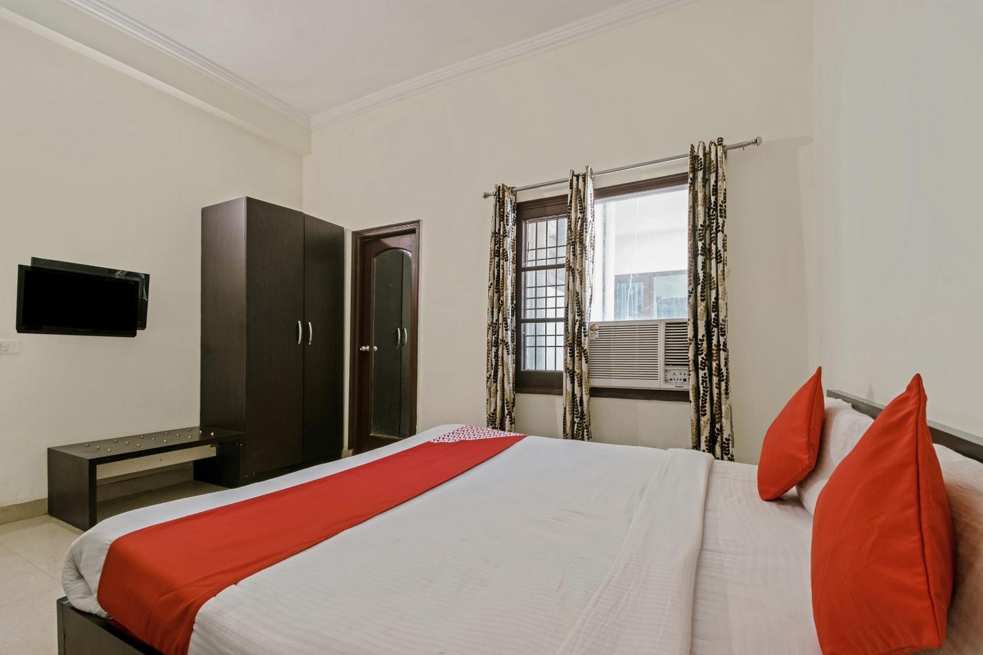 Oyo Hotel Triund Regency カトラ エクステリア 写真
