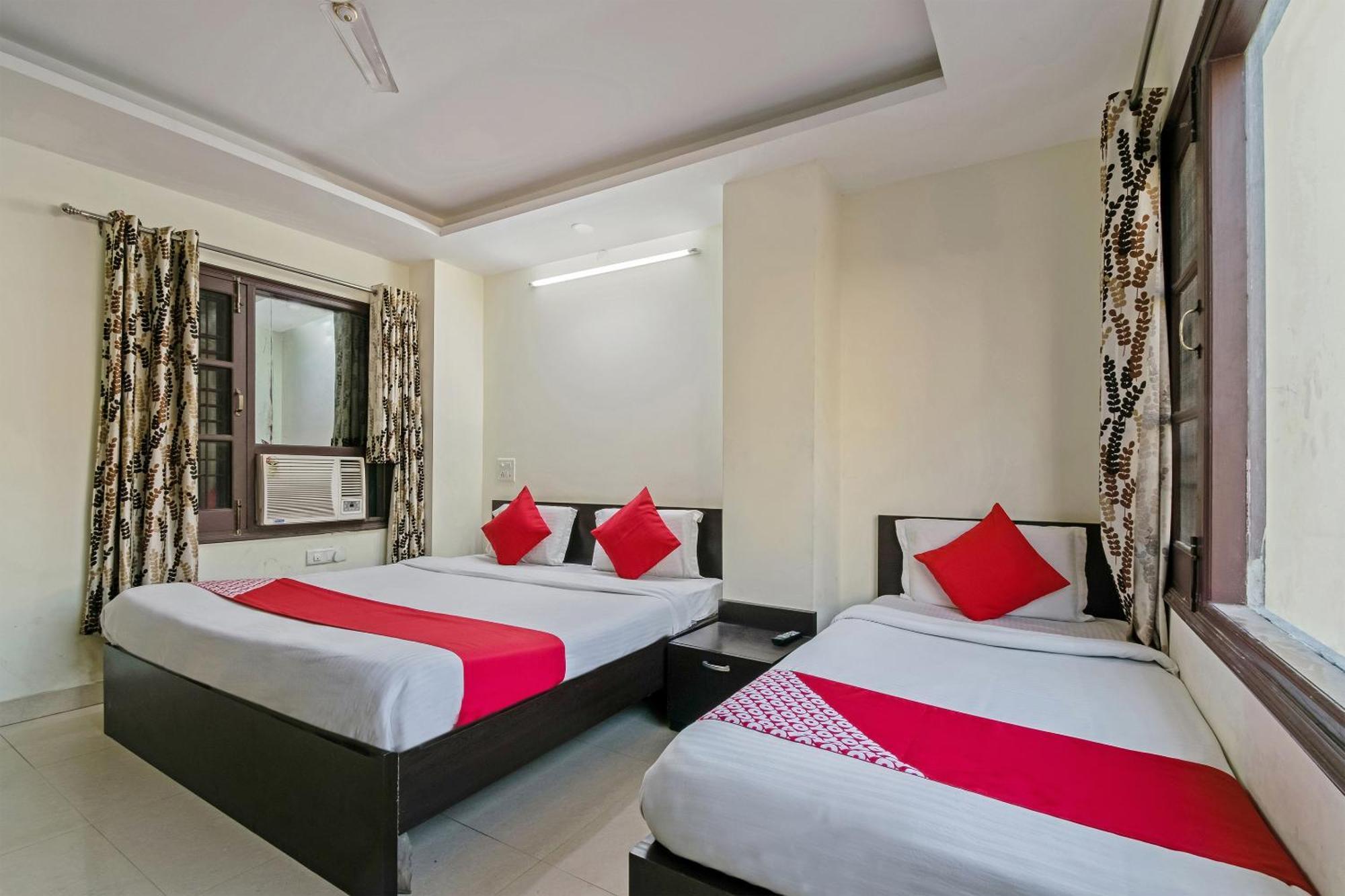 Oyo Hotel Triund Regency カトラ エクステリア 写真