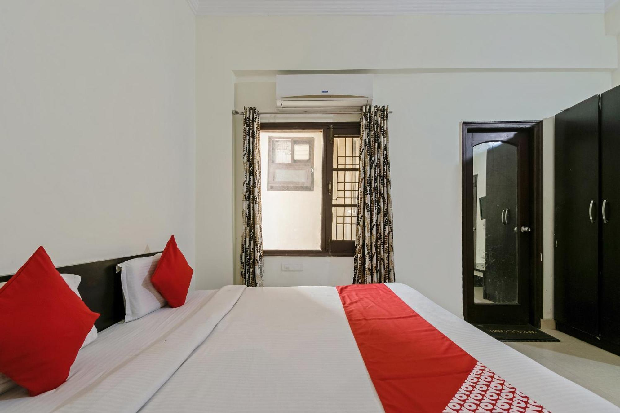 Oyo Hotel Triund Regency カトラ エクステリア 写真