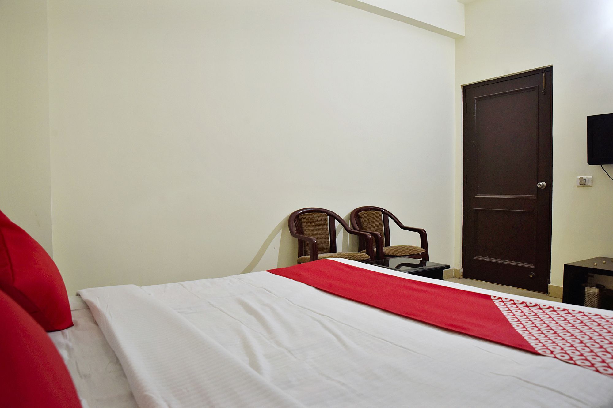 Oyo Hotel Triund Regency カトラ エクステリア 写真
