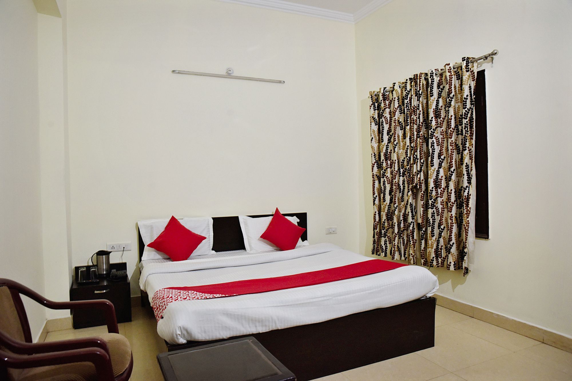 Oyo Hotel Triund Regency カトラ エクステリア 写真
