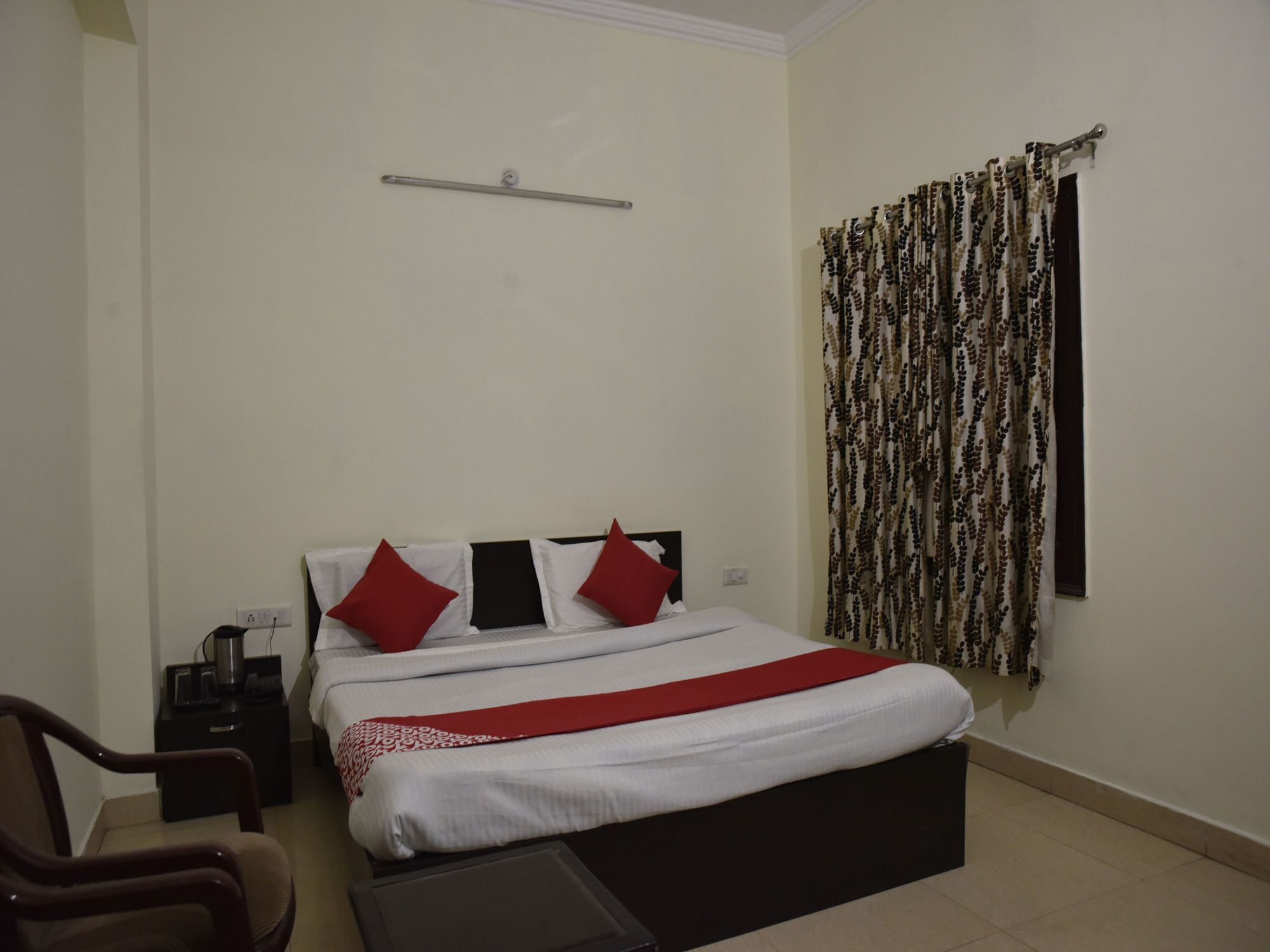 Oyo Hotel Triund Regency カトラ エクステリア 写真
