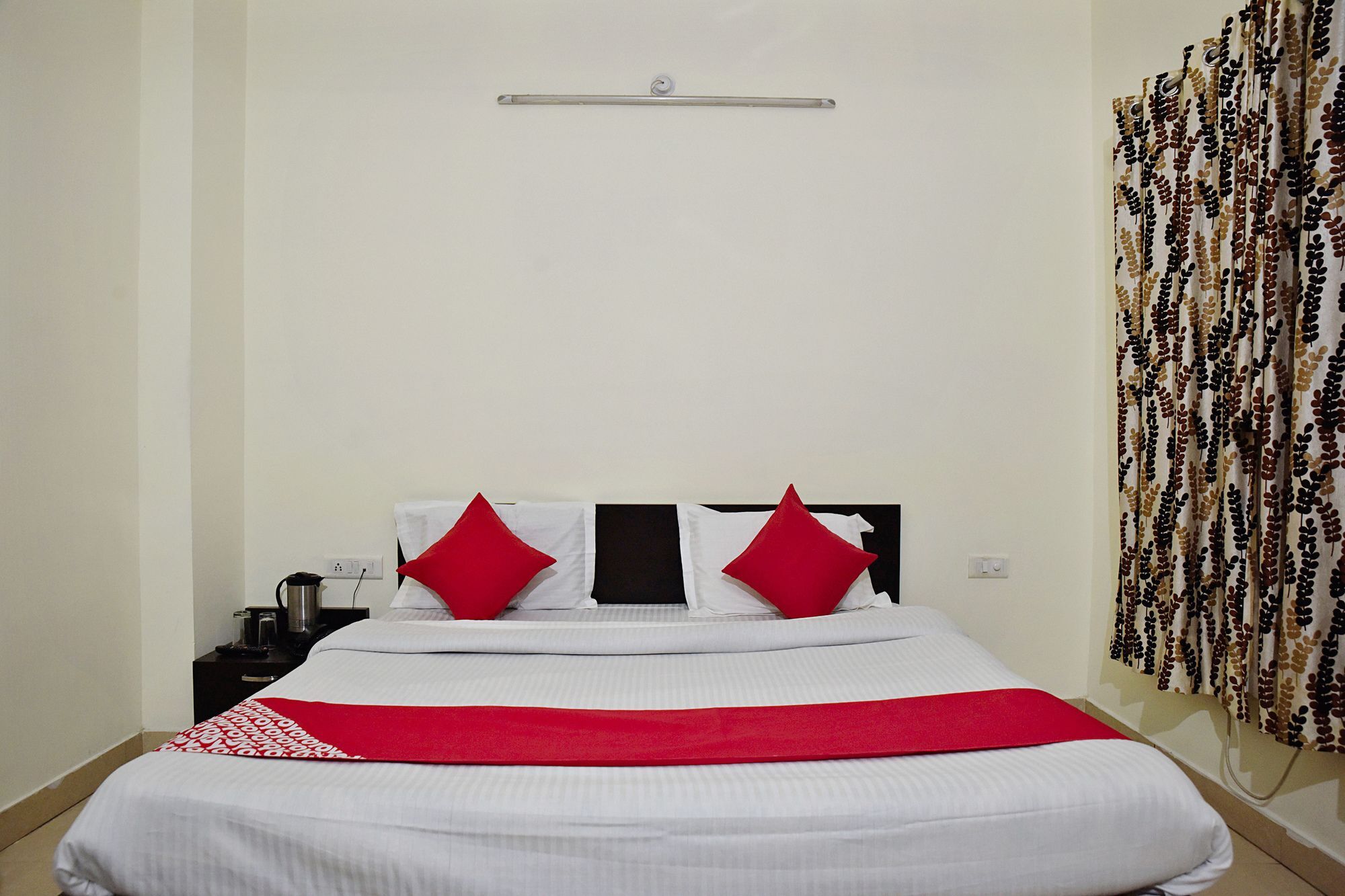 Oyo Hotel Triund Regency カトラ エクステリア 写真